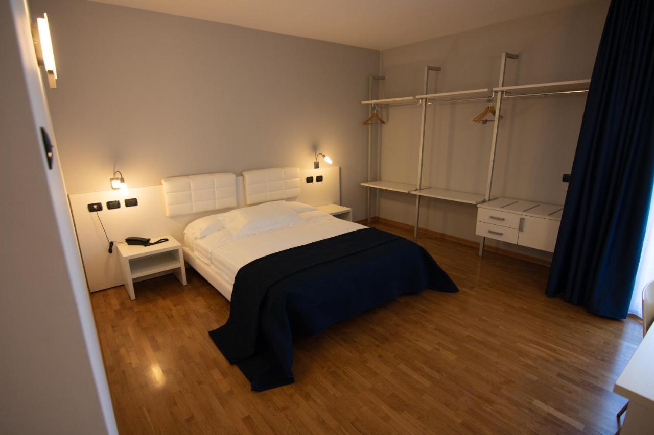 Master Hotel Реджо-нель-Емілія Екстер'єр фото