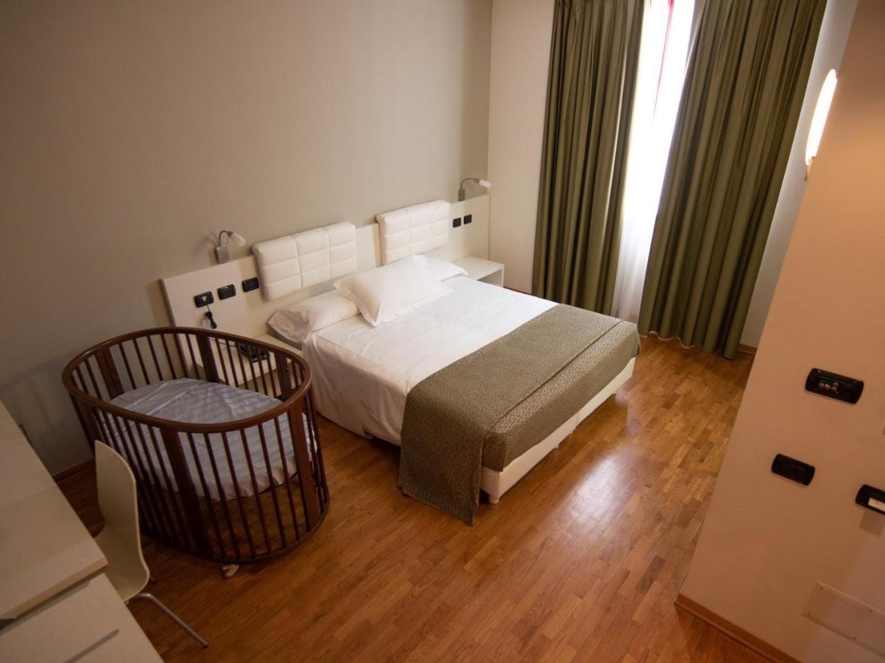 Master Hotel Реджо-нель-Емілія Екстер'єр фото