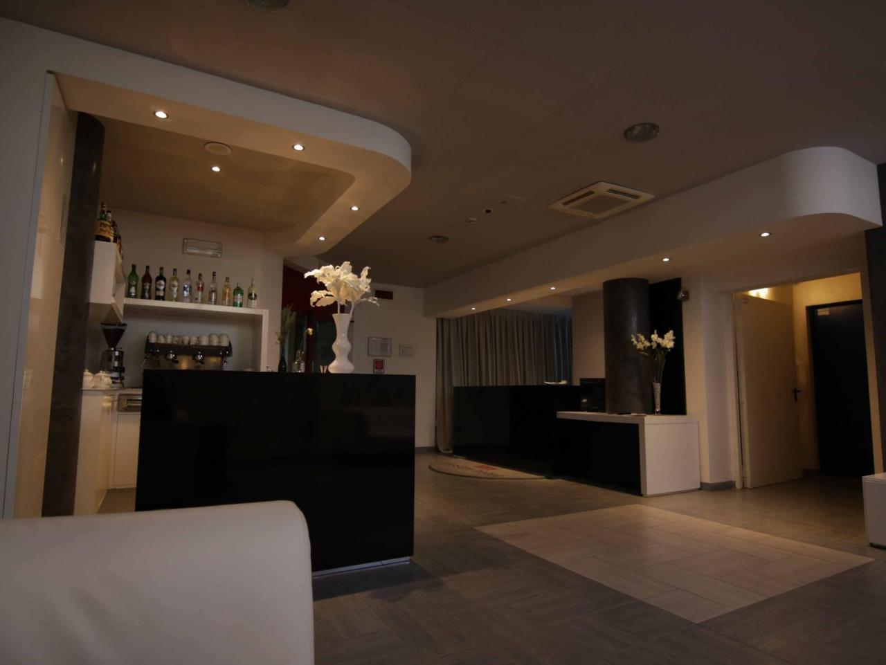 Master Hotel Реджо-нель-Емілія Екстер'єр фото