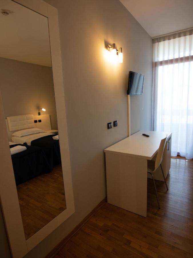Master Hotel Реджо-нель-Емілія Екстер'єр фото